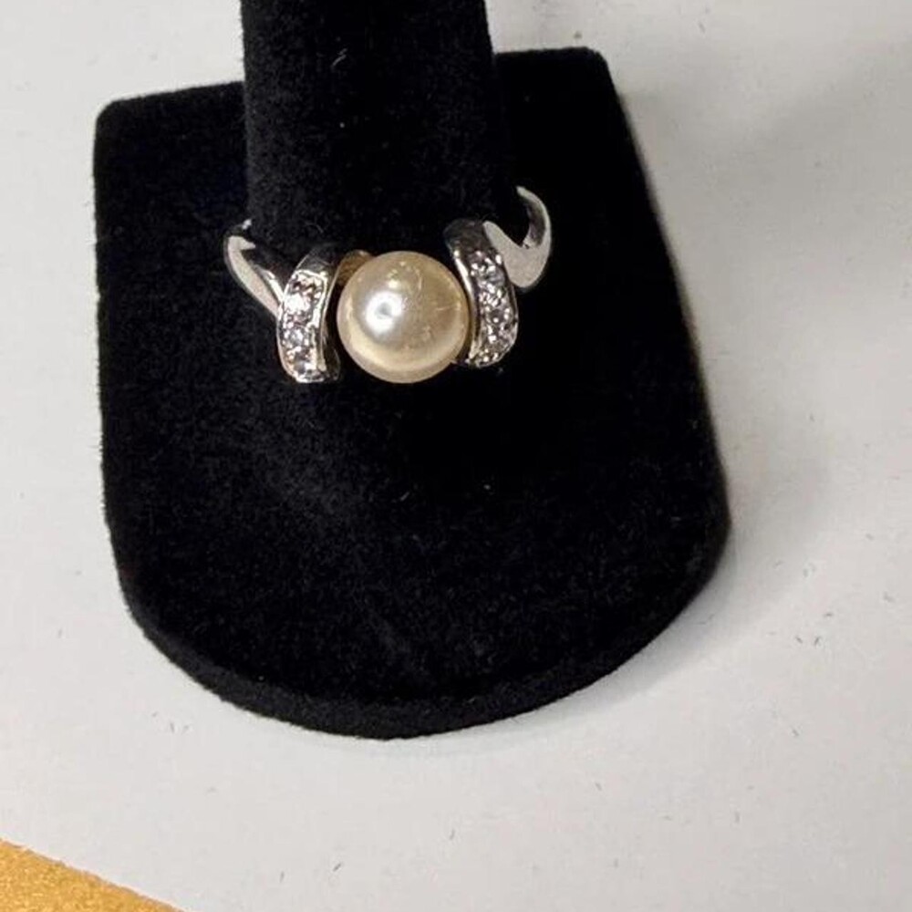 Vintage Sterling Silver Solitaire Faux Pearl Statement Ring – Size 8